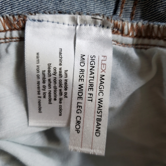 20 Lane Bryant Mid Rise Wide Leg Crop Jean, Signature Fit, Magic Waistband - Picture 10 of 11